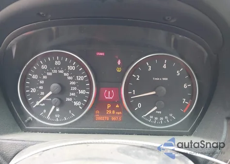 2007 BMW 328Xi z USA, uszkodzony, nr VIN WBAVT73547FZ35877